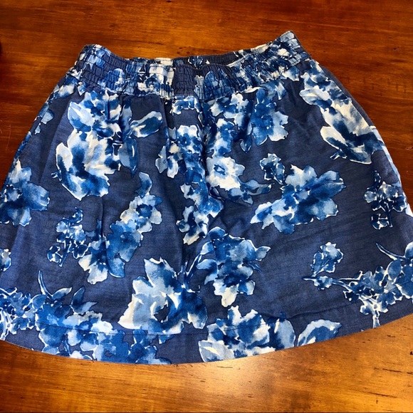Blue floral Hollister skirt - Picture 1 of 4